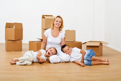 Safe loading of bulky furniture during Chelsea pick-up
